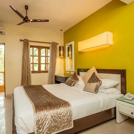 Coco Goa Hotel Arpora Exterior photo