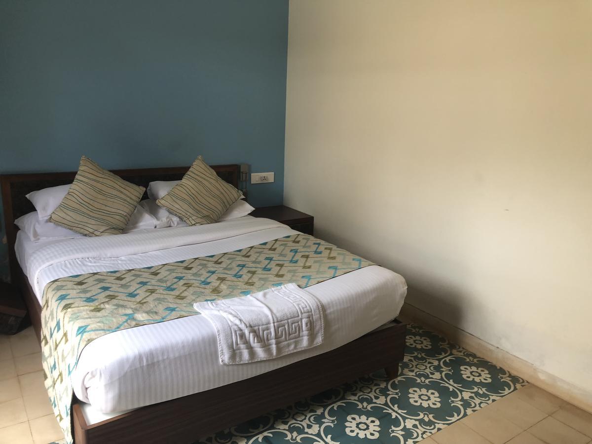 Coco Goa Hotel Arpora Exterior photo