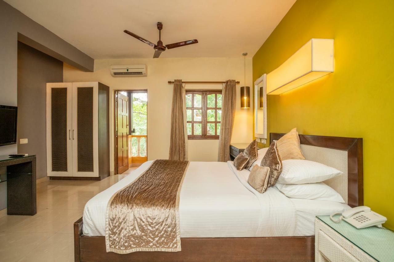 Coco Goa Hotel Arpora Exterior photo