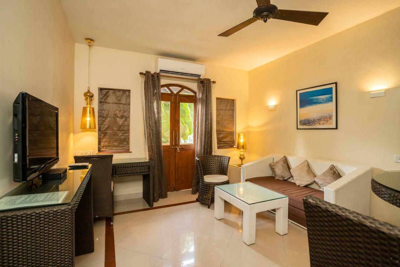 Coco Goa Hotel Arpora Exterior photo