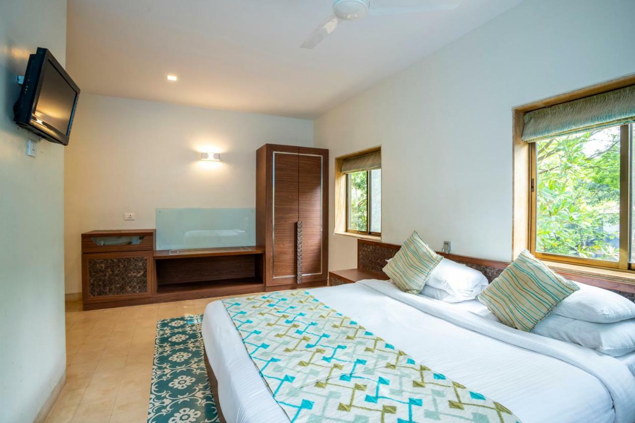 Coco Goa Hotel Arpora Exterior photo