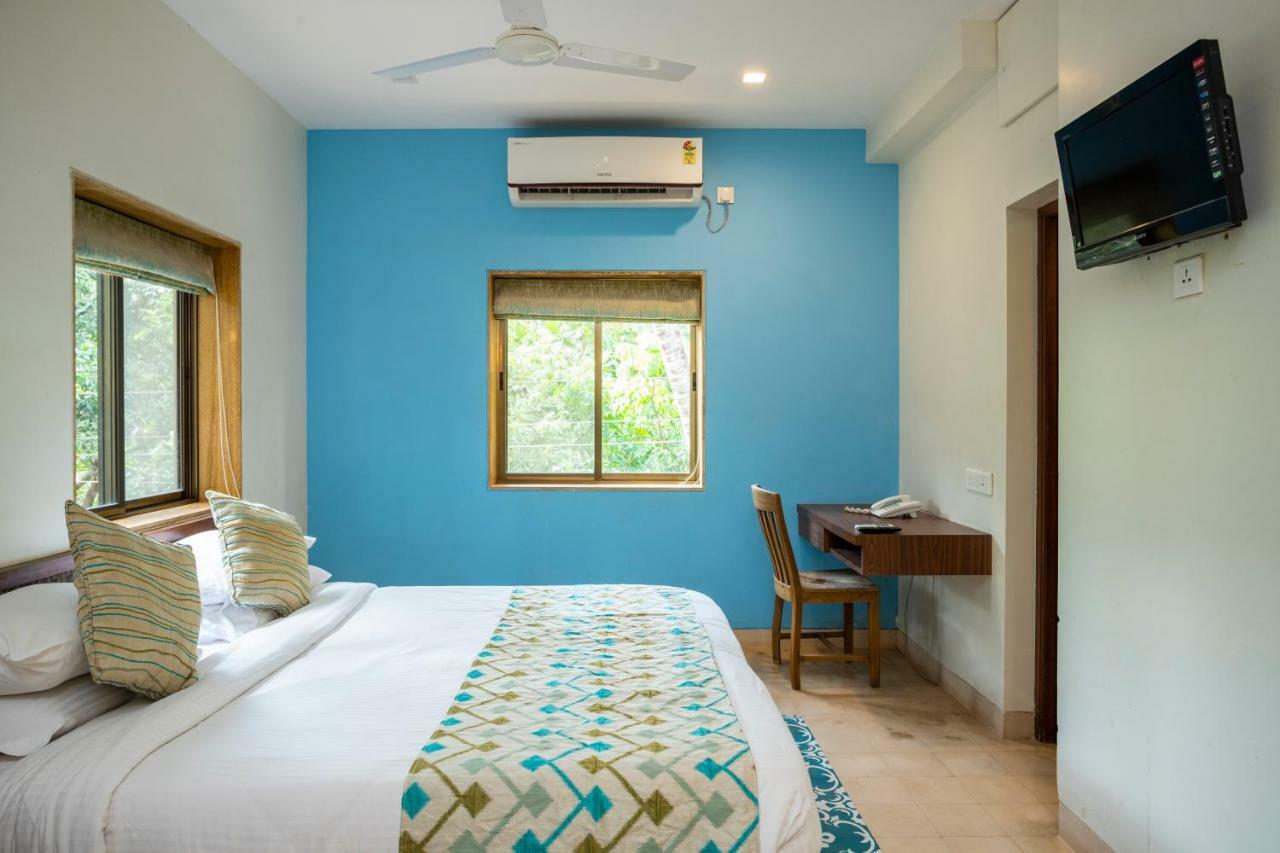 Coco Goa Hotel Arpora Exterior photo