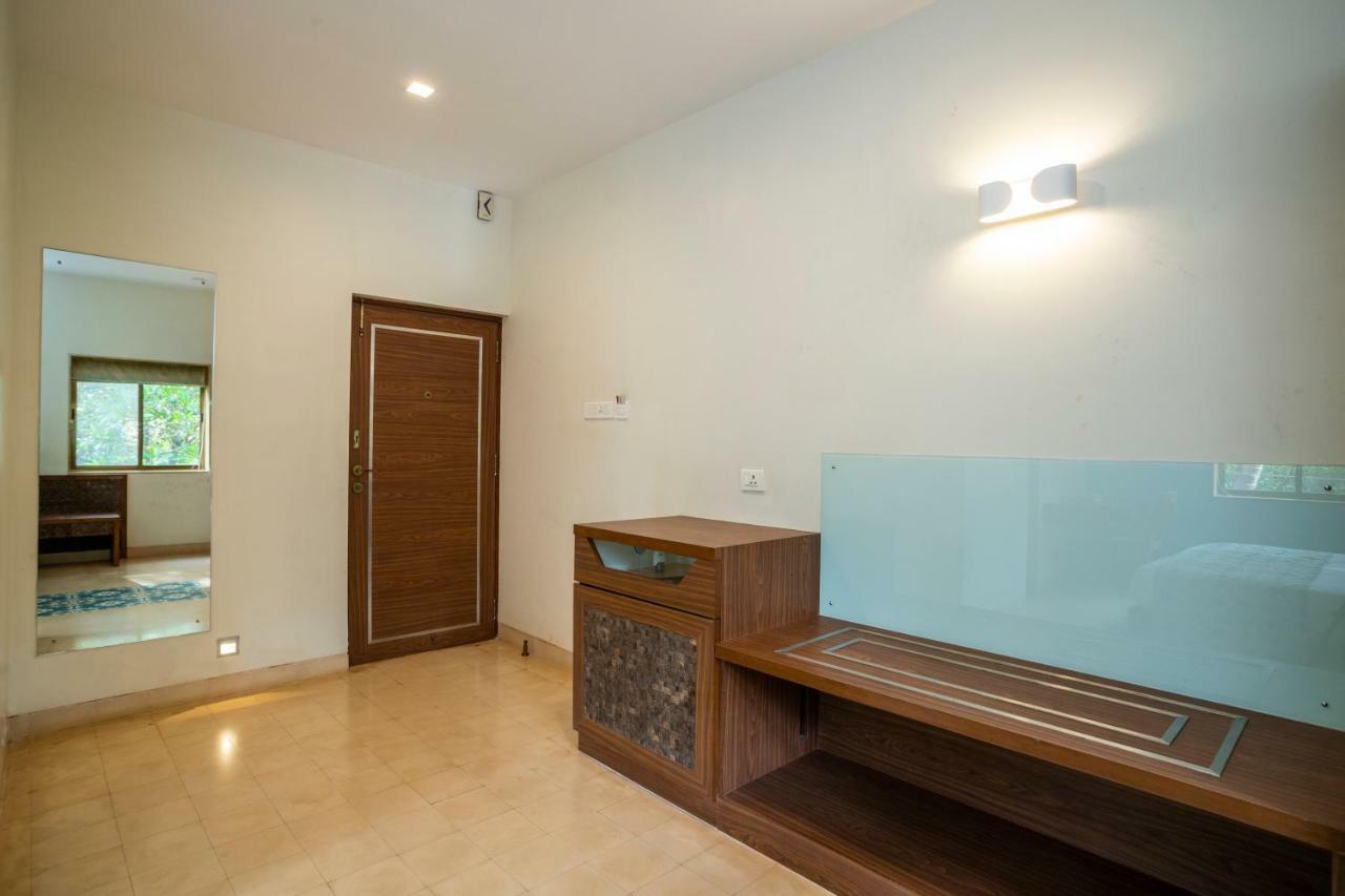 Coco Goa Hotel Arpora Exterior photo