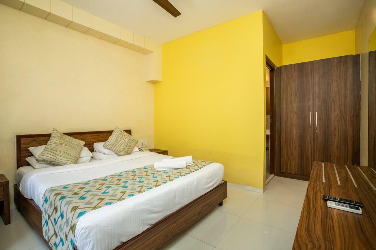 Coco Goa Hotel Arpora Exterior photo