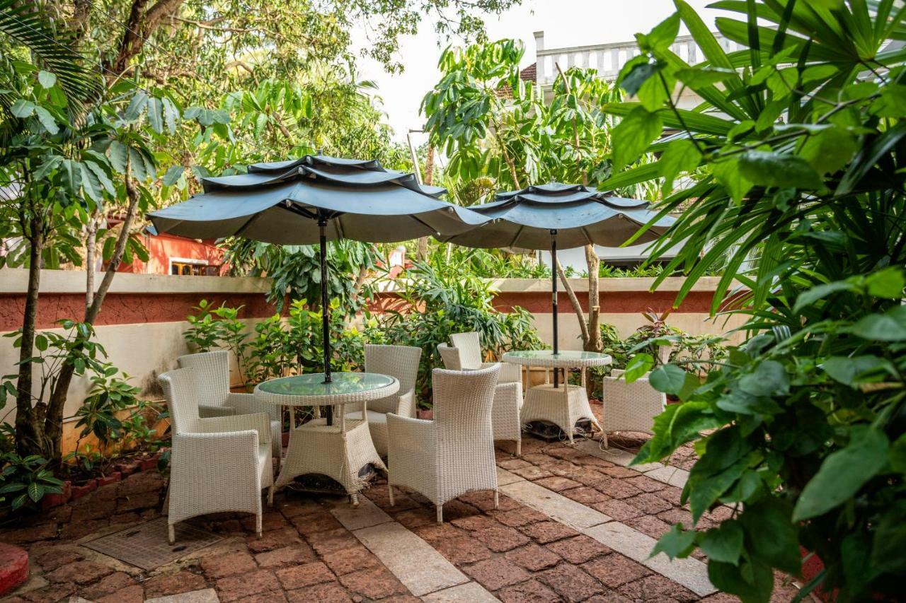 Coco Goa Hotel Arpora Exterior photo
