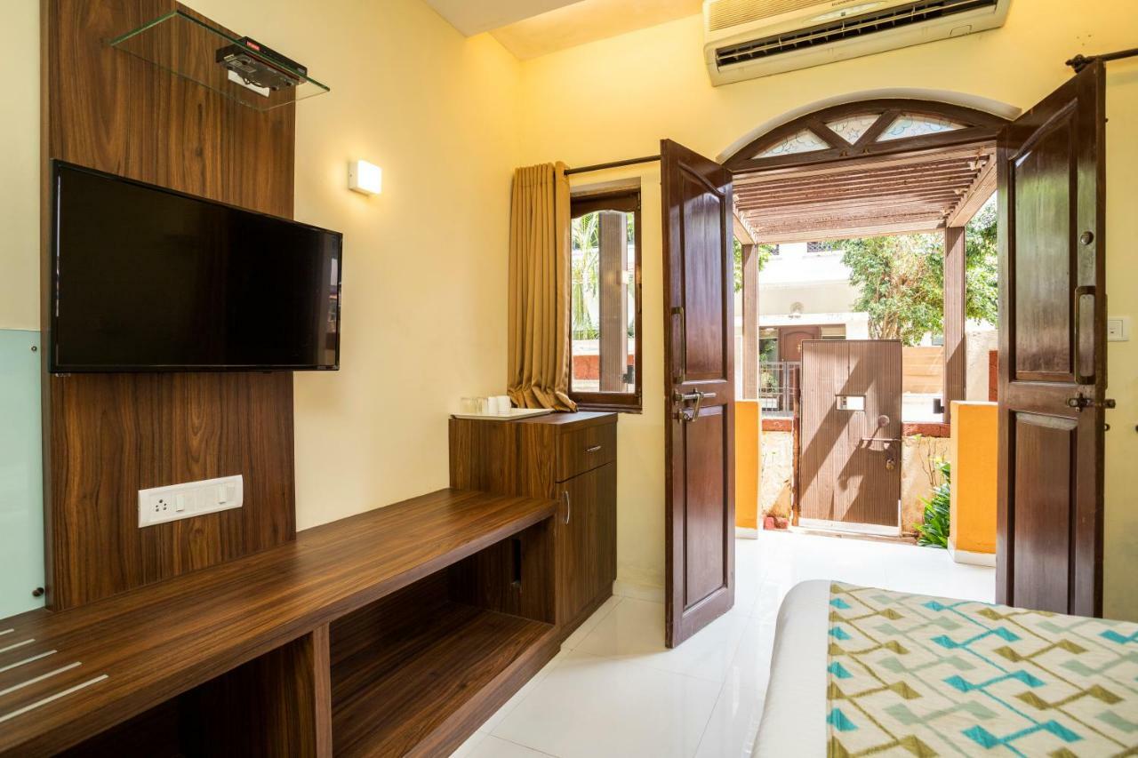 Coco Goa Hotel Arpora Exterior photo